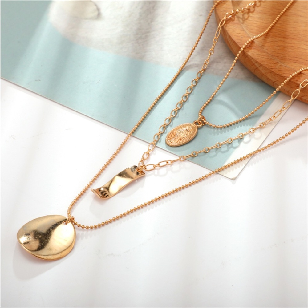 🆕 • Ashley • Layered Pendant + Circle Necklace - Picture 3 of 4